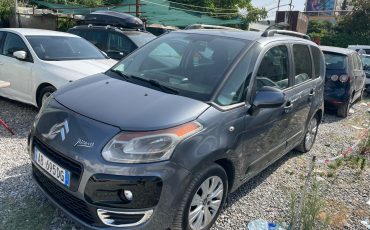 Citroen C3 Picasso Or Similar