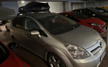 Toyota corolla 2.0tdi 6+1seats or similar