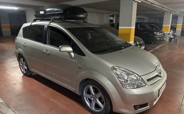 Toyota corolla 2.0tdi 6+1seats or similar